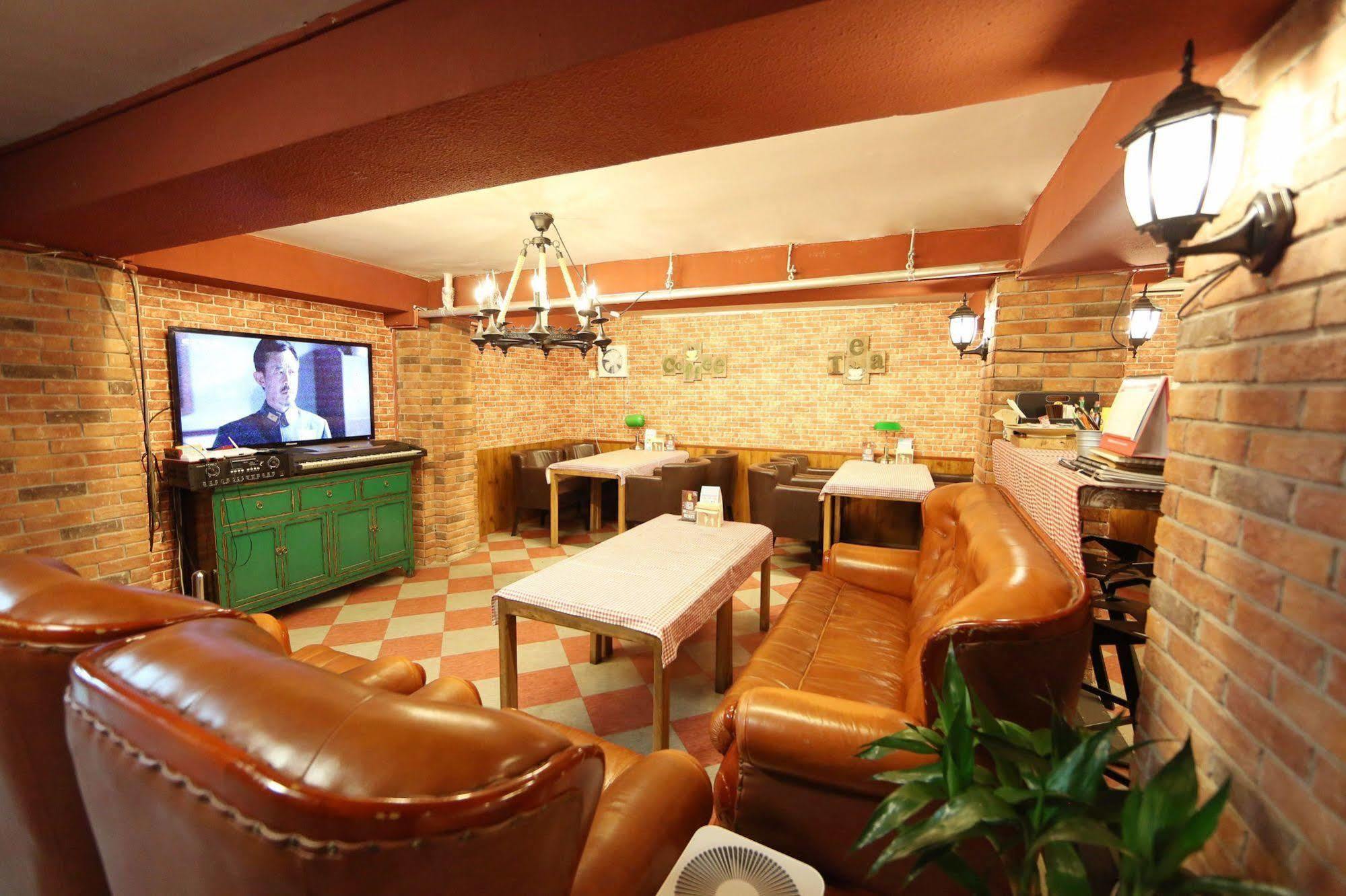 Nostalgia Hotel Beijing- Xidan Екстериор снимка